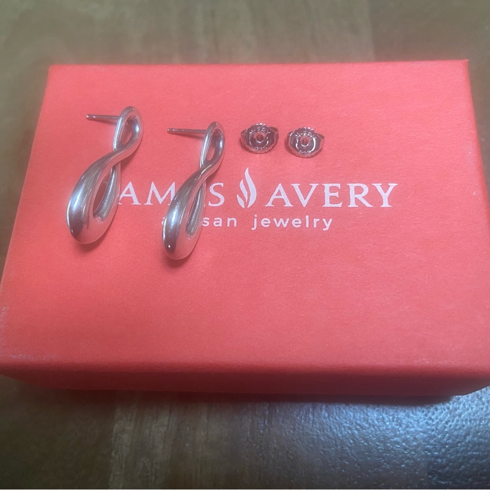 RETIRED James Avery Infinity Earrings .925 - Picture 5 of 7